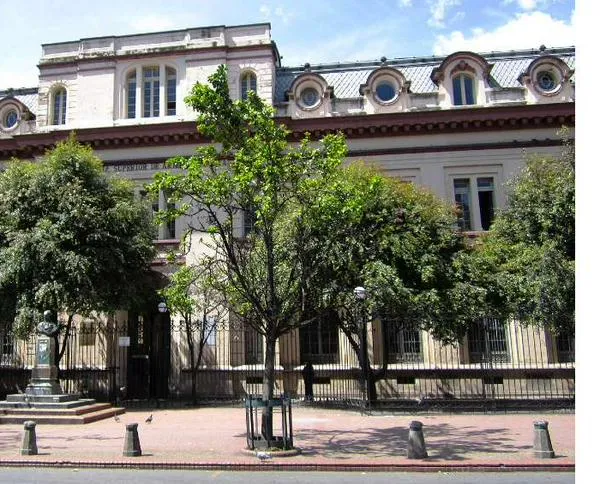 U. Distrital: Estudiantes entran a paro tras suspensión de admisiones en programa de Artes