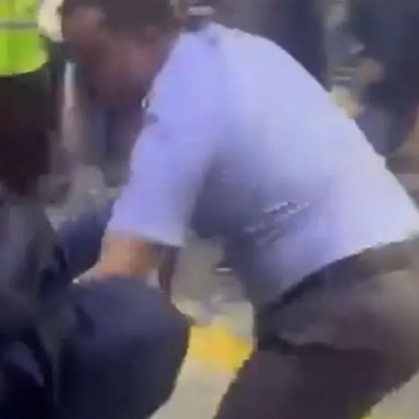 Conductor de Transmilenio protagoniza pelea con usuario en un articulado: esto se sabe