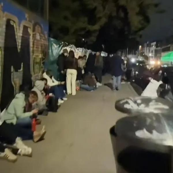 Los fanáticos de BTS desatan la locura en Bogotá con campamentos a las afueras de El Campín. Conoce el millonario impacto económico y todos los detalles. 