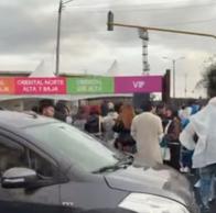 Fuertes trancones y cierres viales se registran en El Campín por el concierto de BTS. Conozca los desvíos y la operación especial de TransMilenio.