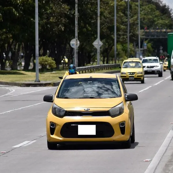 Taxista en Bogotá robó tarjeta de crédito y se le gastó $ 17 millones