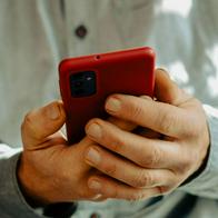 Cómo saber si la cámara del celular vigila, señales de alerta y cómo protegerse