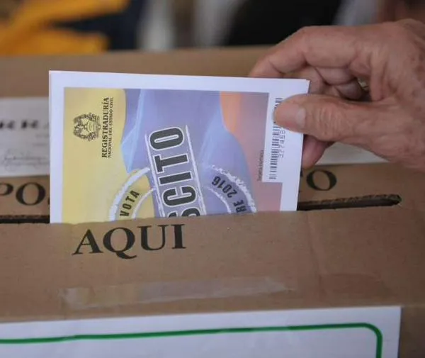 Uribe y De la Calle reflexionaron sobre los 10 años del plebiscito: tiraron pulla a la JEP