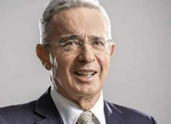 Álvaro Uribe sorprendió al Tolima con un regalo muy particular
