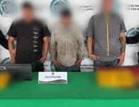 Capturados cuando desmantelaban un vehículo hurtado en un parqueadero de la localidad de Barrios Unidos 