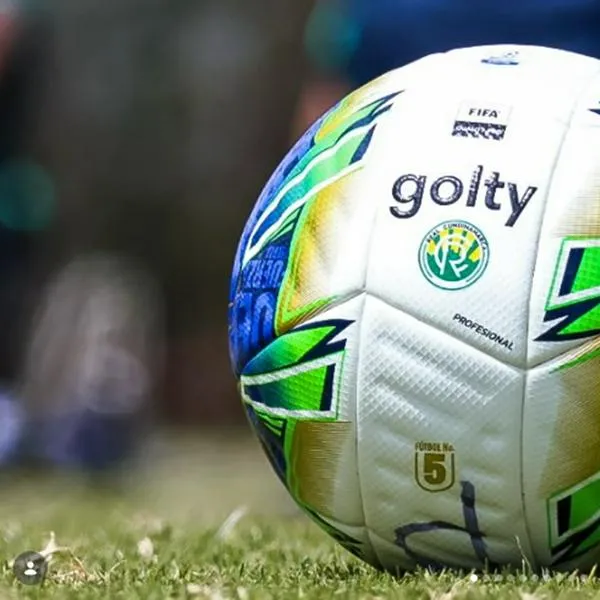 Internacional de Bogotá anunció radical decisión: sacó a dos jugadores hoy