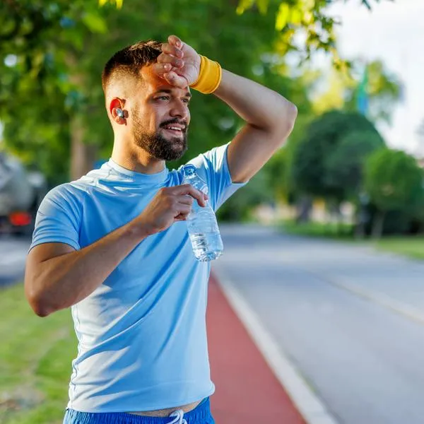 Cinturón de hidratación para correr con 2 botellas por menos $ 70.000