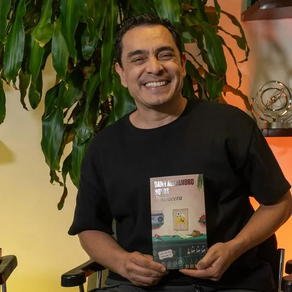Dany Hoyos regresa al barrio en Primavera: una novela sobre salsa, fútbol y más