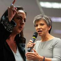 María Fernanda Cabal y Cluadia López