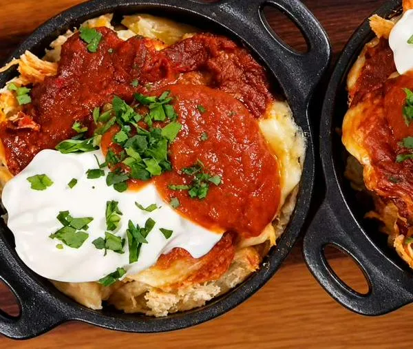 Papas rellenas gratinadas con pollo y queso en horno o freidora de aire