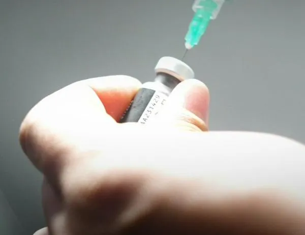 Conoce los puntos de vacunación contra la fiebre amarilla para adultos mayores y gestantes en Bogotá 