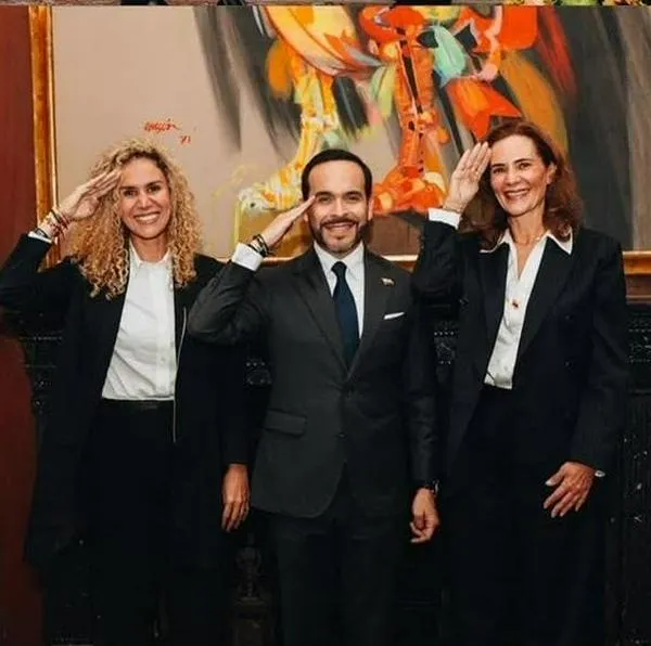 De la Espriella posesiona a Beatriz Eugenia Vélez de presidenta de Colpensiones