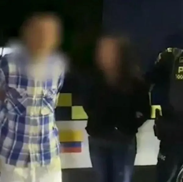 La Policía de Bogotá capturó en flagrancia a una pareja de vendedores informales tras agredir a una guarda de seguridad en la estación Calle 100.