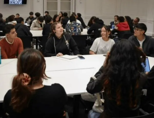 Bogotá abre convocatoria para 100 becas de pregrado, maestría y doctorado 