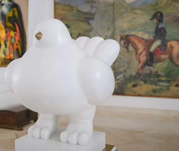 La "Paloma de la Paz" de Botero sufrió daños tras caer del pedestal en el Museo Nacional