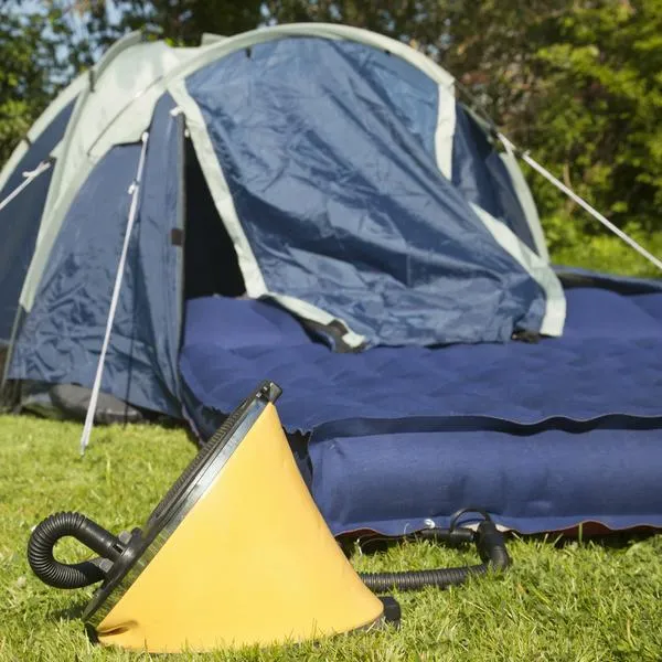 Comprar colchón inflable con descuento en Amazon: vale menos de 65.000 pesos