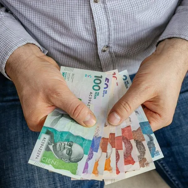Salario mínimo 2027 en Colombia prende alerta en pensiones y nómina de empleados