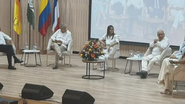 Valledupar estrena auditorio inteligente: la UNAD lo abrió a la comunidad y presentó nuevo libro sobre la desinformación