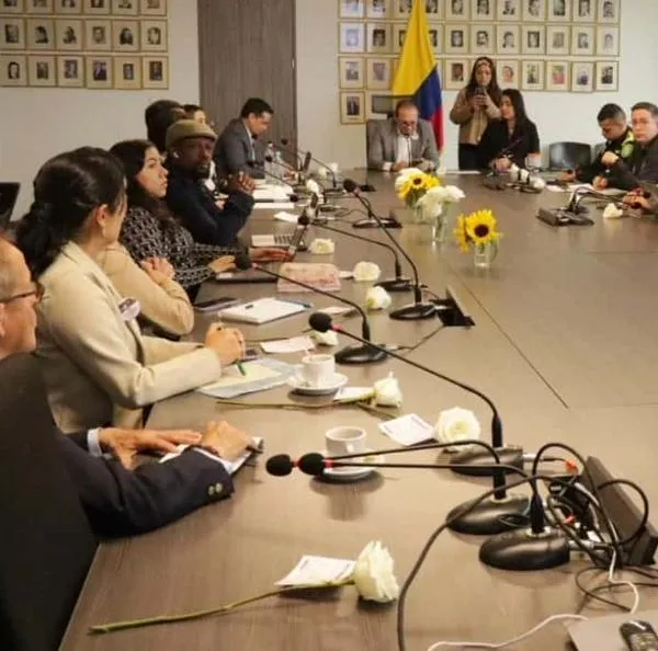 Gobierno De la Espriella descarta subir “con fuerza” el salario mínimo de 2027: Apunta a decisión técnica