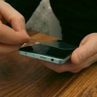 Cómo elegir el mejor protector de pantalla para su celular: vidrio o película