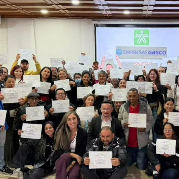 GASNOVA y SENA capacitan a 112 vendedores informales de alimentos en Bogotá en manejo seguro del GLP