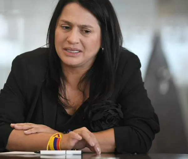 La UPB aclara que ministra Holguín no obtuvo título de Maestría en Estudios Políticos