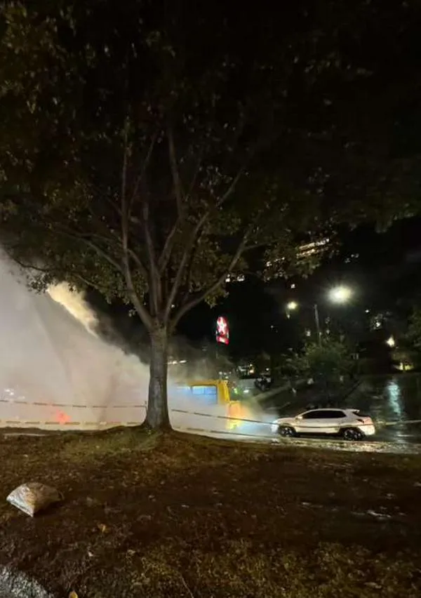 Se rompió tubo en la calle 123 con carrera Séptima y Usaquén estará sin agua al menos un día