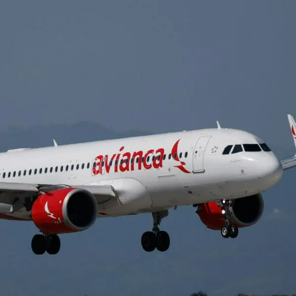 Un vuelo de Avianca que cubría la ruta Medellín - Nueva York sufrió una fuerte turbulencia, obligando a un aterrizaje de emergencia y dejando ocho heridos.