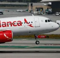 Avianca emitió un comunicado oficial detallando que tres tripulantes y seis pasajeros sufrieron afectaciones tras la turbulencia que obligó a desviar. 