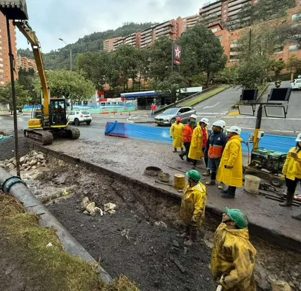 Más de 40 barrios de Usaquén siguen sin agua: esperan reparar tubería rota al mediodía