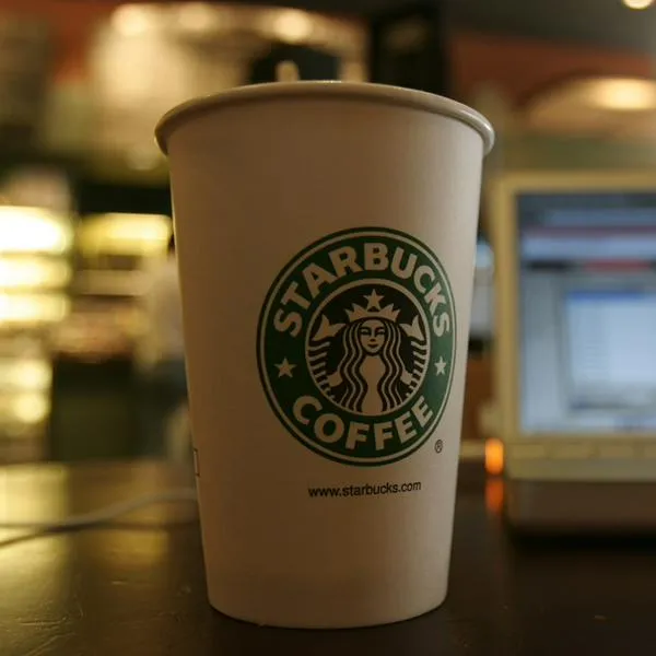 Starbucks estudia millonaria compra que rompería récord en el negocio