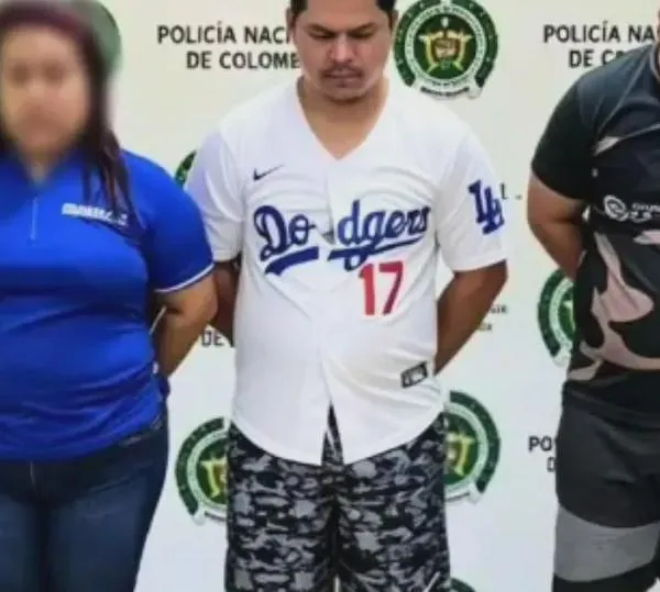Dos hermanos y la mamá de una víctima, a la cárcel por presunta explotación sexual en estudio webcam