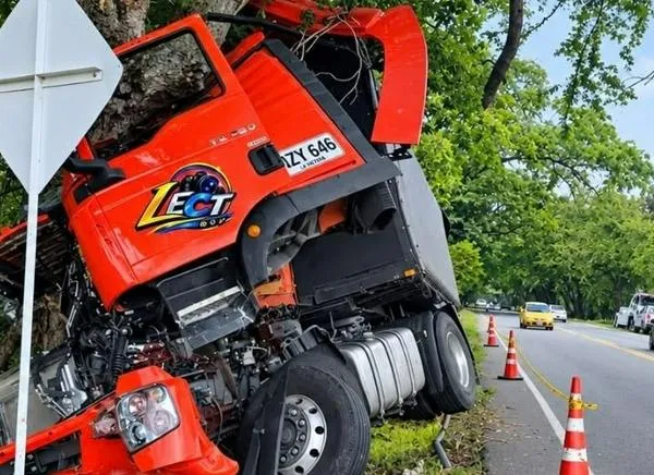 Un hombre perdió la vida tras brutal accidente en vía del Tolima