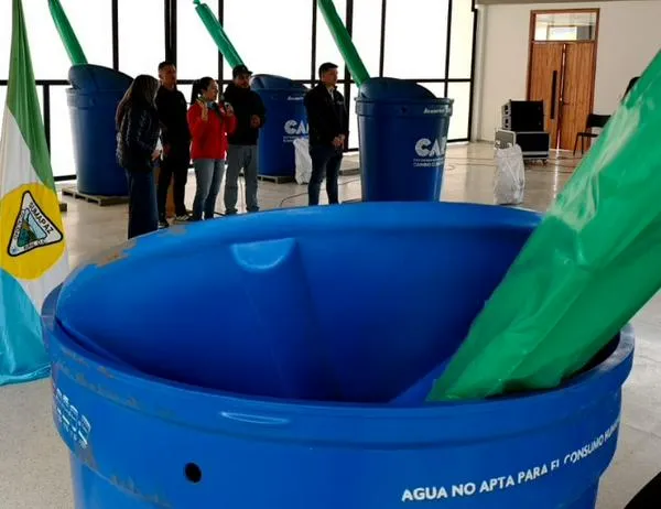 Bogotá fortalece el aprovechamiento del agua lluvia con la entrega de 100 kits a familias campesinas en Sumapaz 