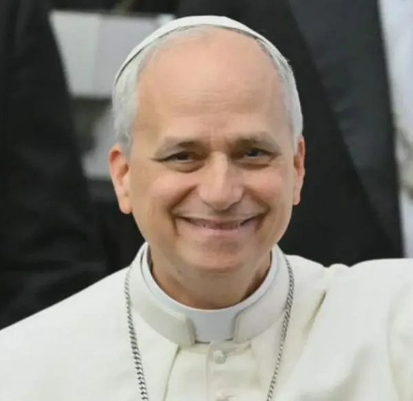 Papa León XIV anunció que deberá hacerse una cirugía en los próximos días