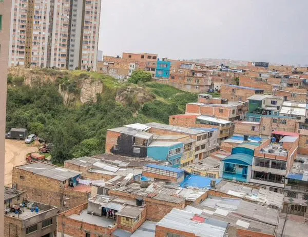 Bogotá legaliza y formaliza cinco barrios mejorando la calidad de vida de 990 familias 