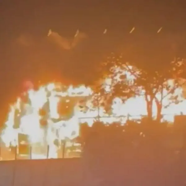 Video | Incineraron bus de transporte en La Plata, Huila: sería el segundo caso en menos de 15 días