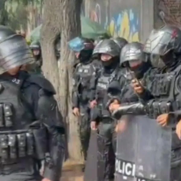 El nuevo decreto de protesta social del gobierno De La Espriella rige este 14 de octubre en medio de las marchas de Fecode y sindicatos en Bogotá.