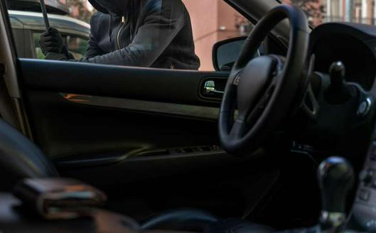 Modus operandi del robo de vehículos en Bogotá: alteración de placas y estrategias para evadir a las autoridades