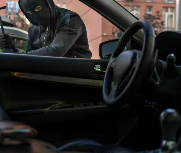 Hurto de vehículos en Bogotá: así ocultan muchos delincuentes los carros robados