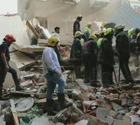 Seis muertos y 13 personas atrapadas tras colapso de edificio en Egipto: buscan sobrevivientes