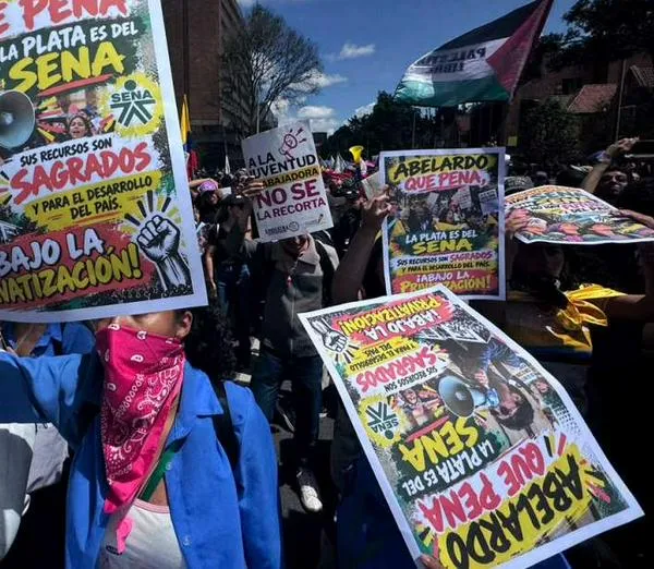 Marchas hoy 14 de octubre EN VIVO: llegan manifestantes a la Plaza de Bolívar en Bogotá