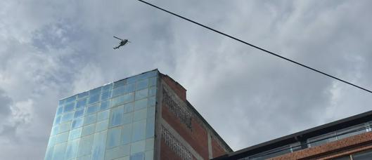 Helicóptero vuela a baja altura sobre el centro de Ibagué y genera incertidumbre entre habitantes