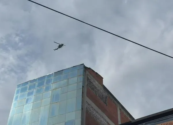 ¡De no creer! Helicóptero voló muy bajo sobre el centro de Ibagué