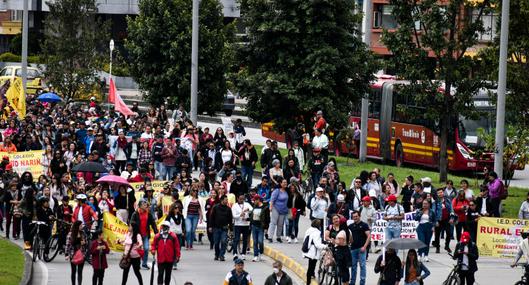Bogotanos sufren por protestas: más de 365.000 usuarios de Transmilenio han sido afectados