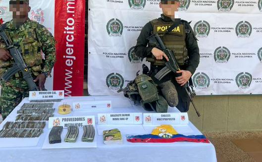 Tres presuntos integrantes de las disidencias de las Farc lideradas por “Iván Mordisco” se someten a la justicia en Calamar, Guaviare