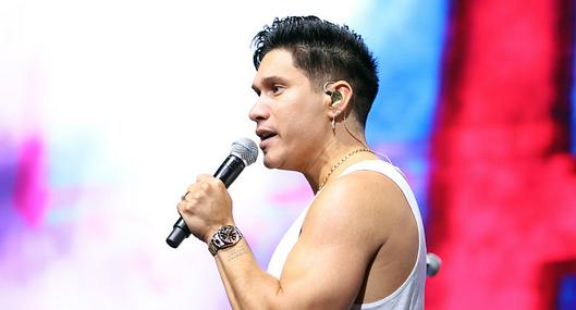 Chyno Miranda sorprendió a seguidores con cambio físico en pleno concierto: "Milagro de Dios"