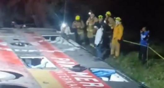 "Piratas terrestres": dan pista de quiénes habrían atacado bus que se accidentó en Cauca