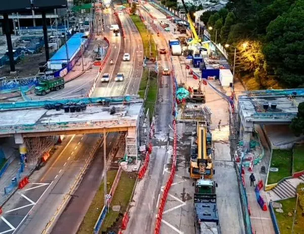En la noche del 14 y madrugada del 15 de octubre, culminó desmonte de costado oriental puente de carrera 7 con calle 100 