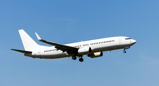 Reconocida aerolínea en Colombia anunció nueva medida que toma vuelo desde octubre: arrancó alianza